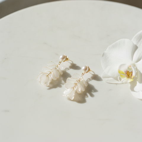 The Petal Drop Earrings, Pearl