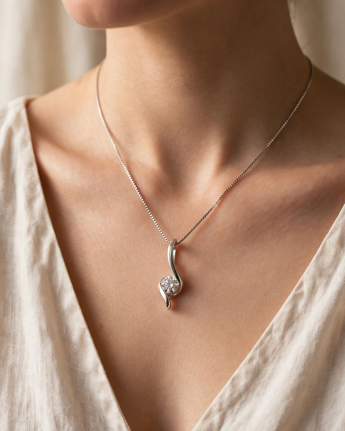 The Wren Pendant