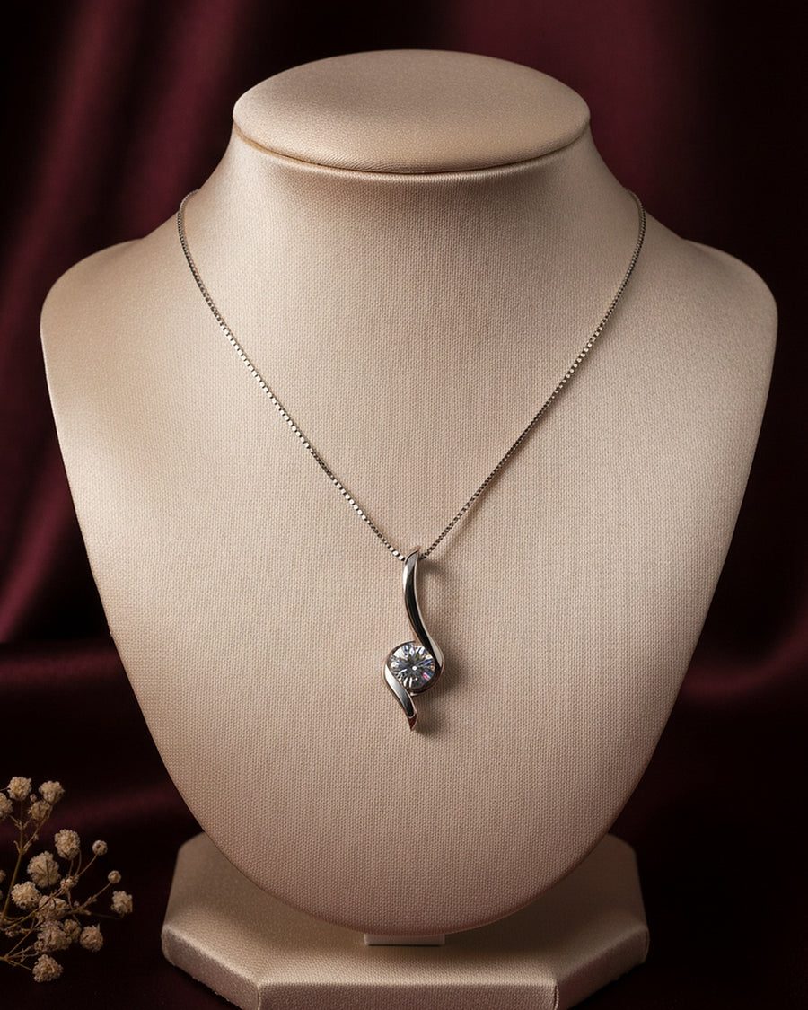 The Wren Twist Pendant, Moissanite — Clariva
