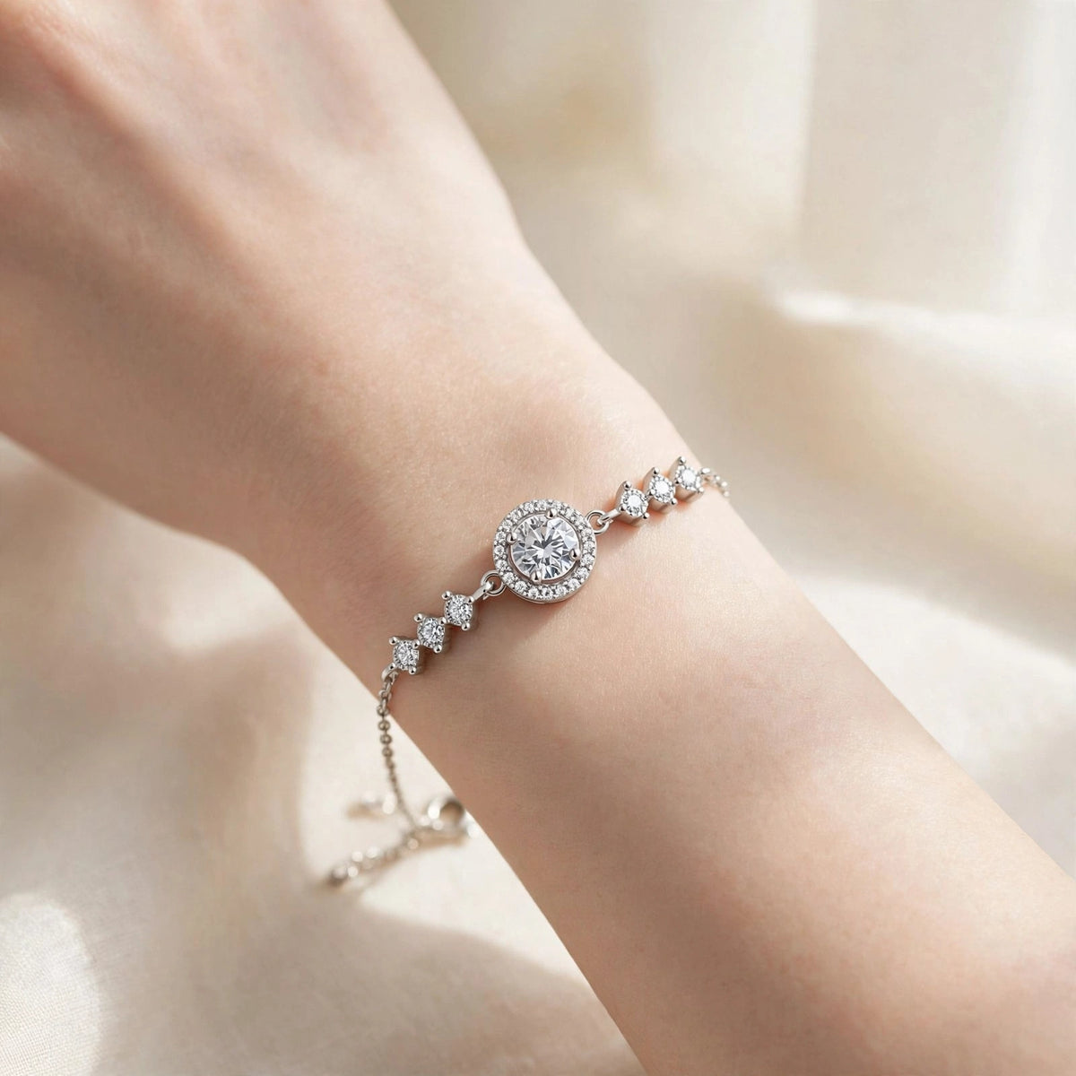 Romane Link Moissanite Bracelet